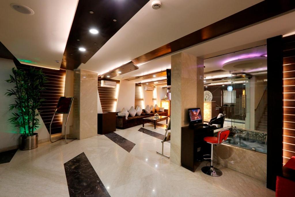 Airport La Sapphire Hotel & Restaurant Nové Dillí Exteriér fotografie
